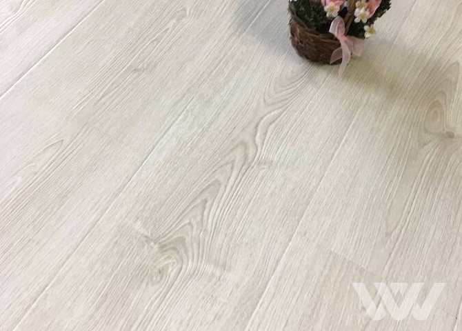 Фото №1 - Ламинат Most Floor Brilliant А11708 Дуб светлый