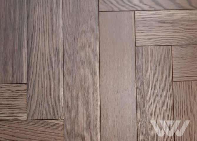 Фото №1 - Инженерная доска Kraft Parkett Medium Английская елка 700х120 Дуб/Селект лак №907