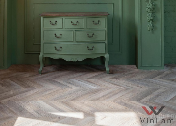 Фото №1 - Виниловая плитка VINILAM PARQUET CHEVRON RI153616CL4 Шеврон Шампань