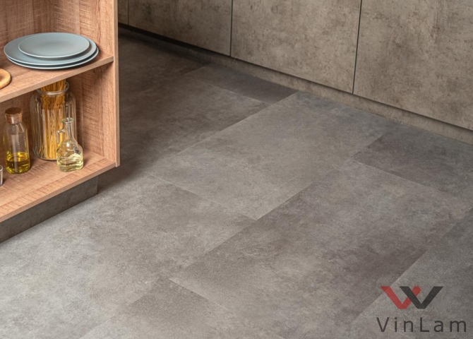 Фото №1 - Виниловая плитка VINILAM CERAMO VINILAM STONE 71610 Цемент Cтальной