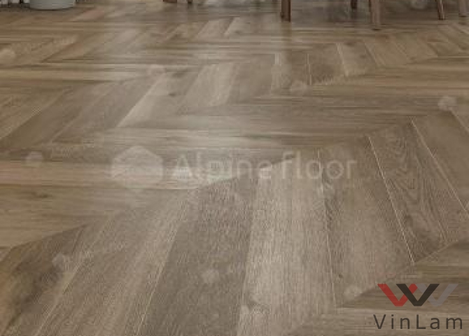 Фото №3 - Виниловая плитка ALPINE FLOOR CHEVRON LVT ДУБ НАСЫЩЕННЫЙ ECO 20-4