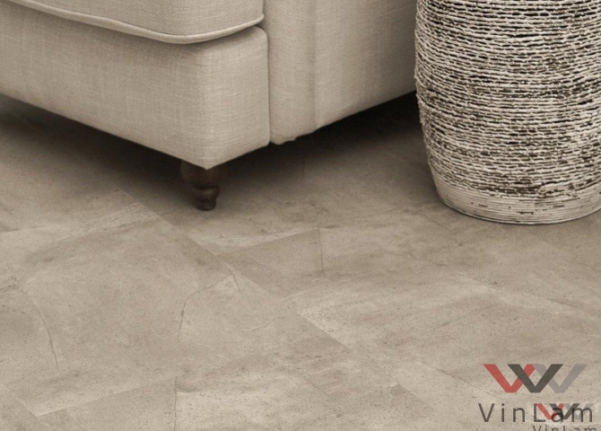 Фото №1 - Виниловая плитка VINILAM CERAMO VINILAM STONE 61603 Бетонная смесь