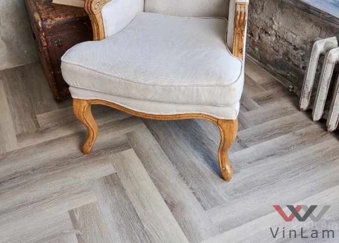 Фото №2 - Виниловая плитка VINILAM PARQUET Herringbone GD11122 Паркет Эрмитаж Glue