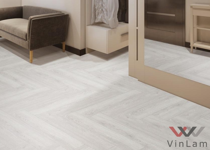 Фото №1 - Виниловый ламинат FloorFactor HERRINGBONE White Smoke Oak HB 02